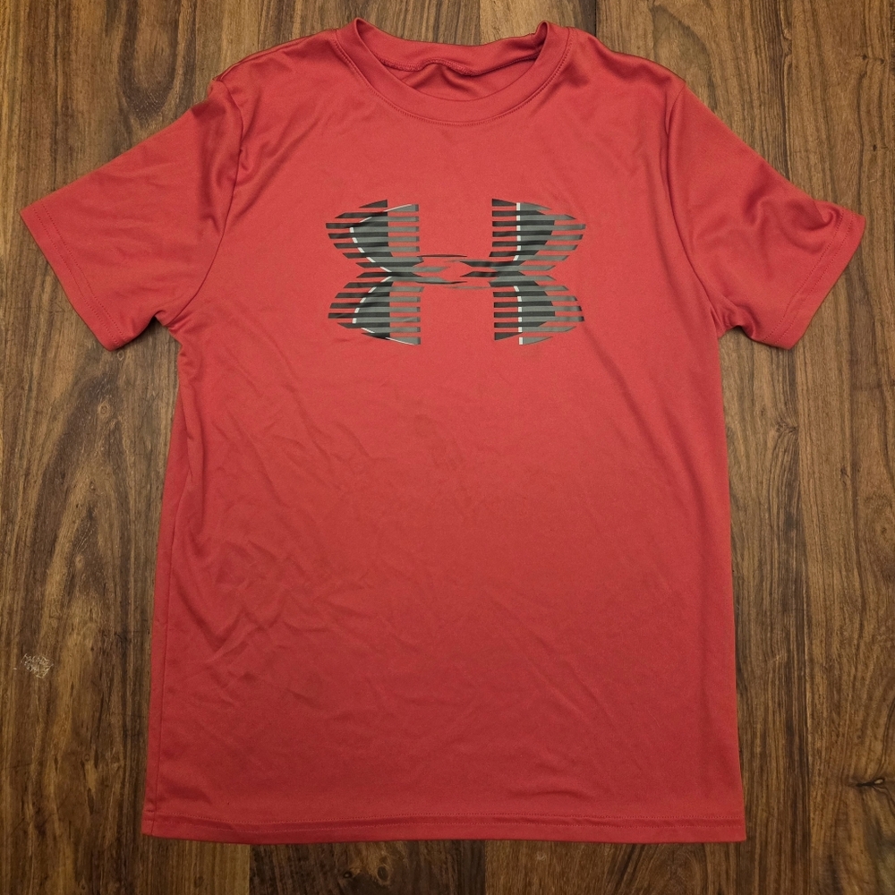 Under Armour Boys' Red Short Sleeved Size YLG T-shirt